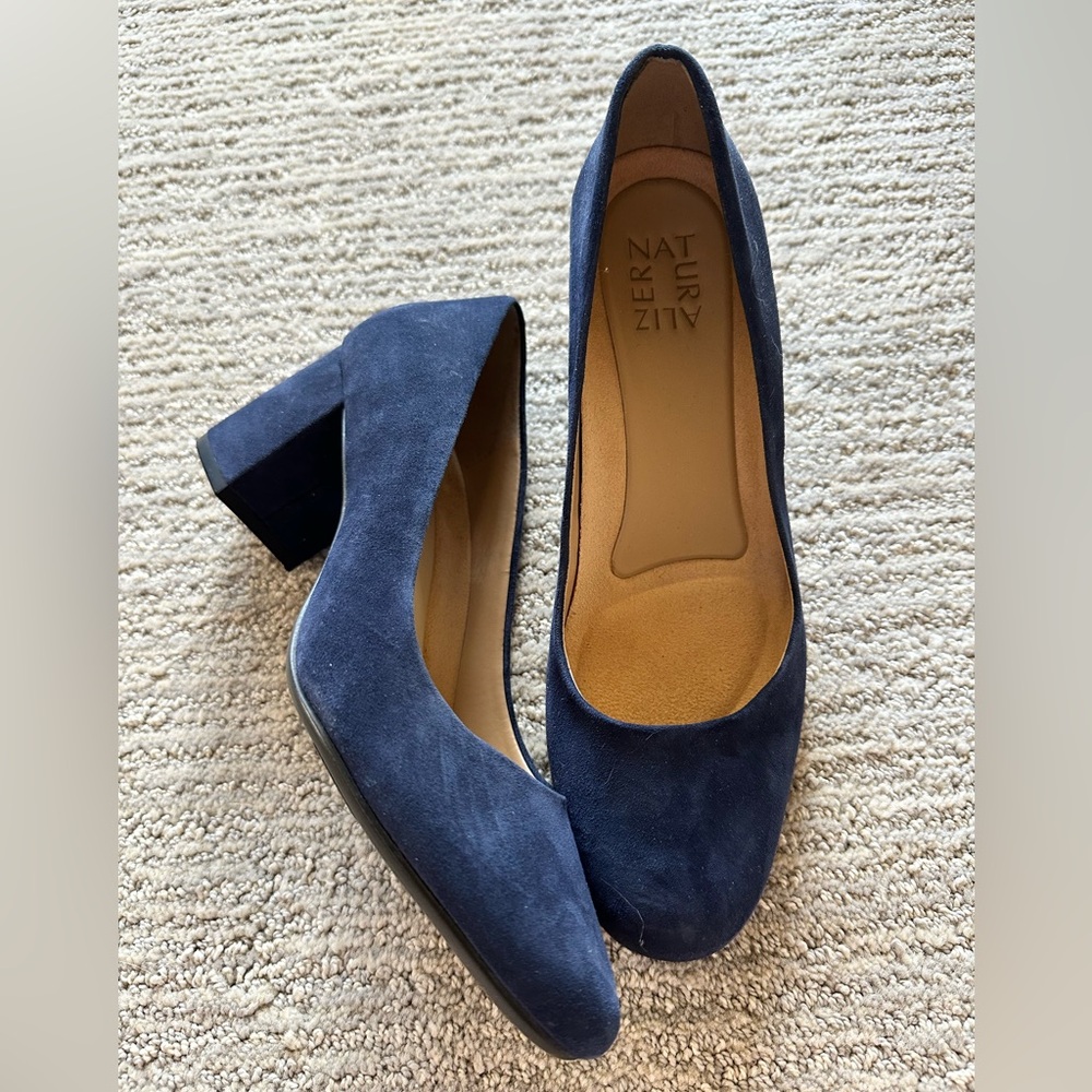 Blue suede Naturalizer heels